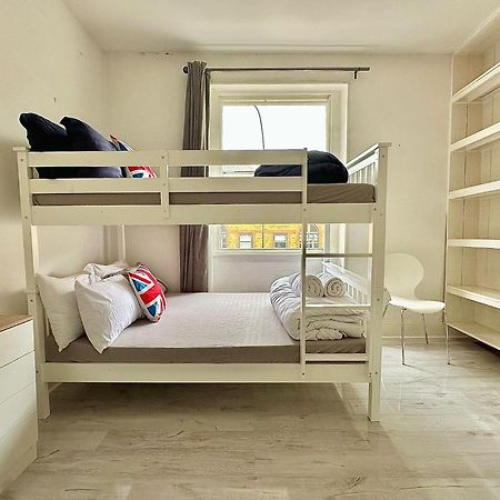 Guesthouse 81 Лондон Екстериор снимка